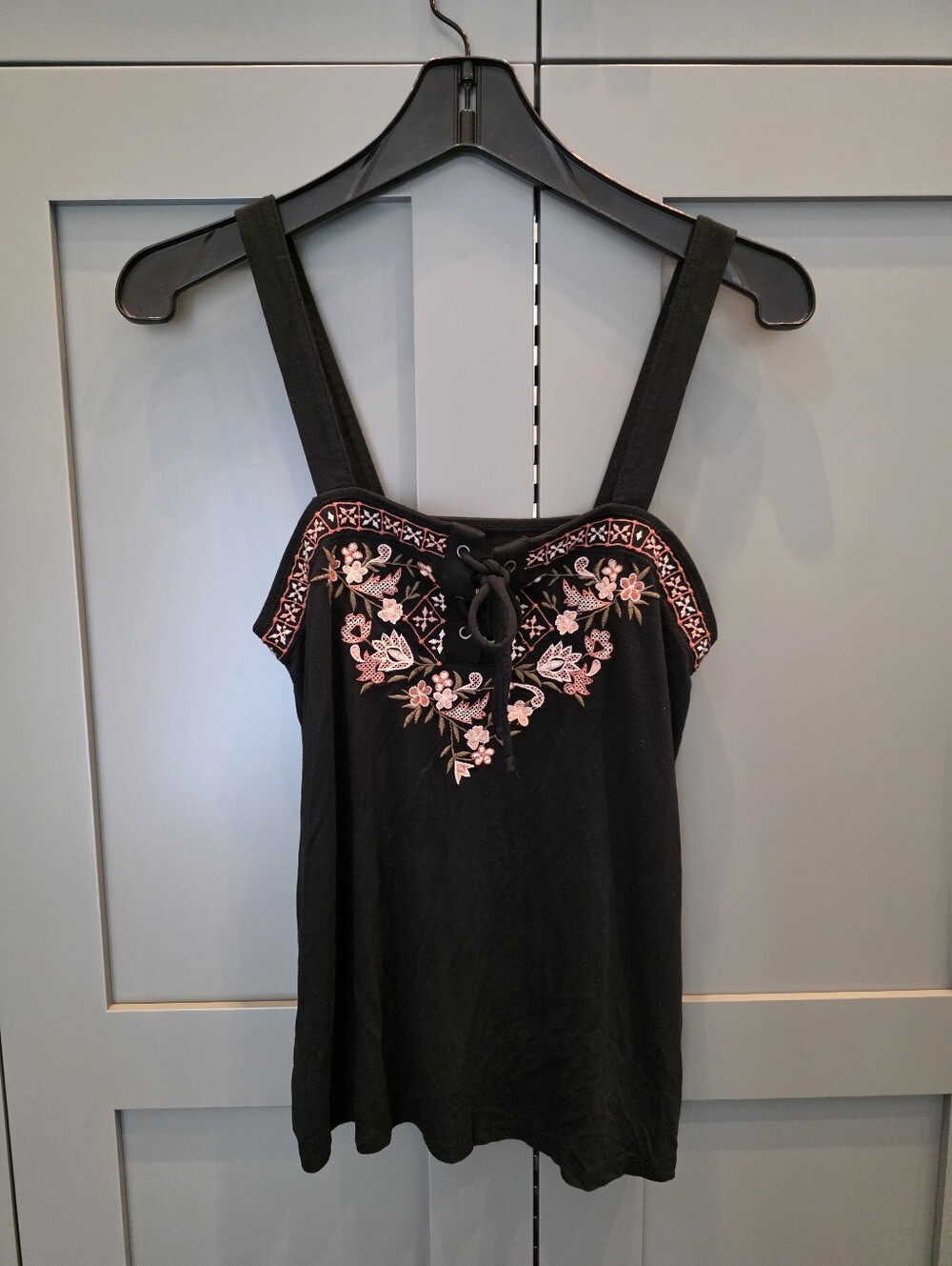 American Eagle Tank Top Small Black Floral Embroidered Soft & Sexy Boho Indie